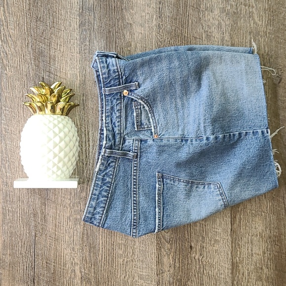 NWOT! Universal Thread Curvy Vintage Midi Jean Shorts - Picture 3 of 11